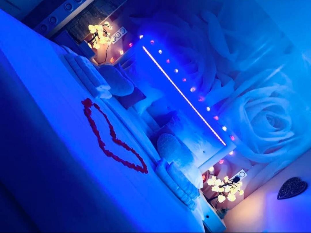 Les Nids De La Baie Bed & Breakfast Favières Екстериор снимка